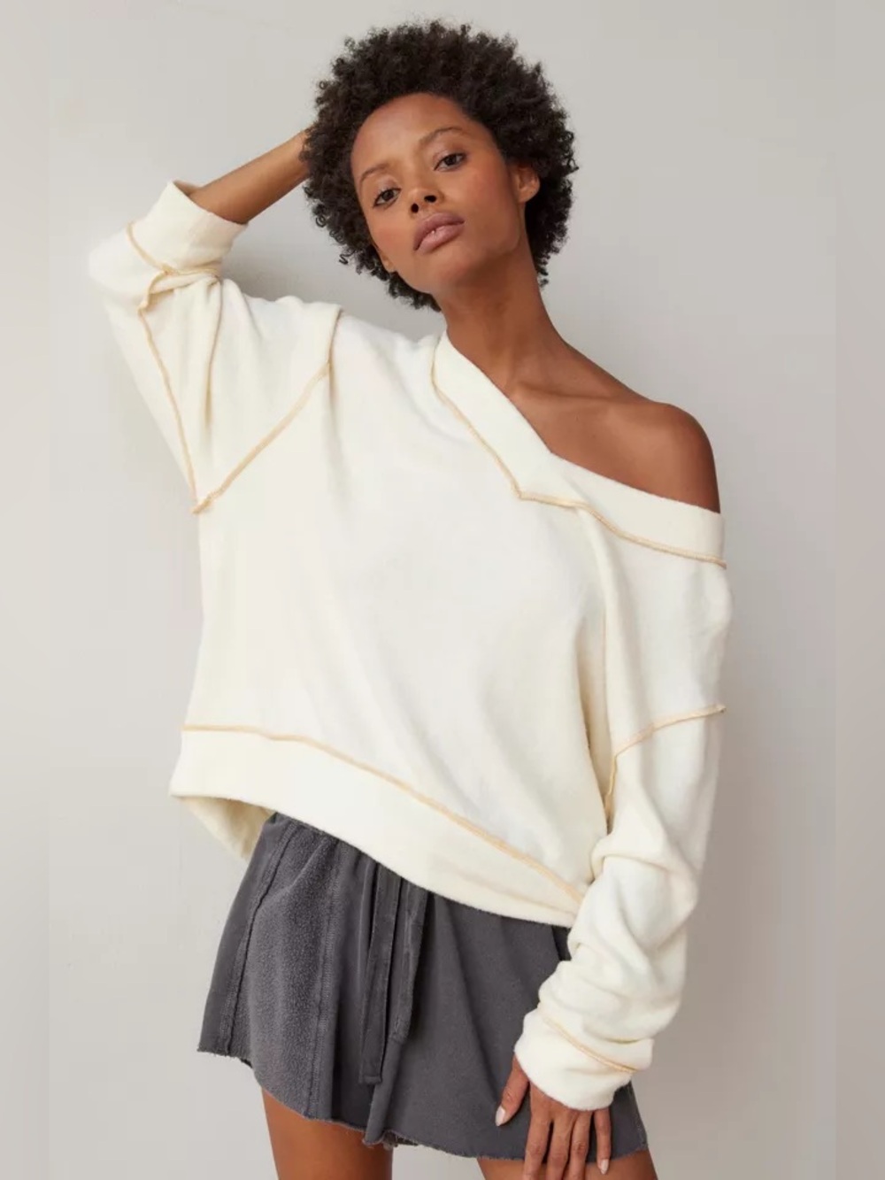 Out From Under Cody V-Neck Sweater M - Picture 2 of 7